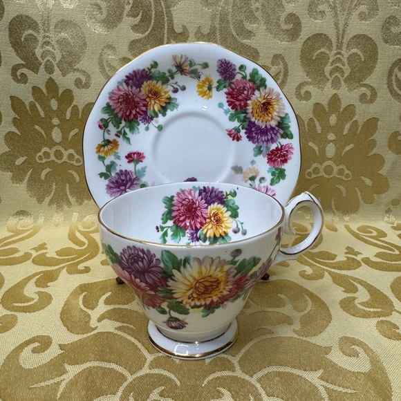 Autumn Glory Fine Bone China England Teacup and Saucer Set - Picture 2 of 5